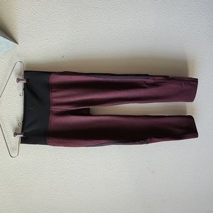 REI CO-OP Women’s Size XS Maroon  Fitted Cropped Activewear Leggings